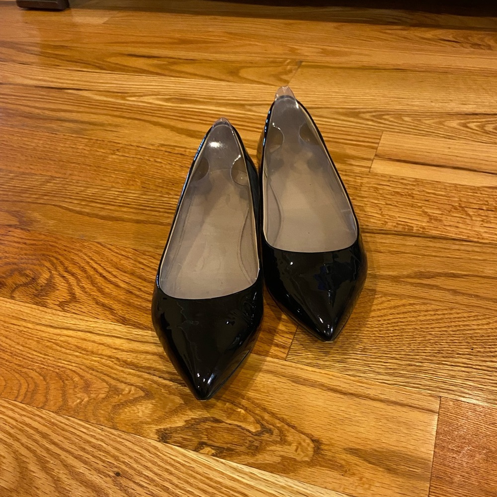 Women flats size 7 still in good condition